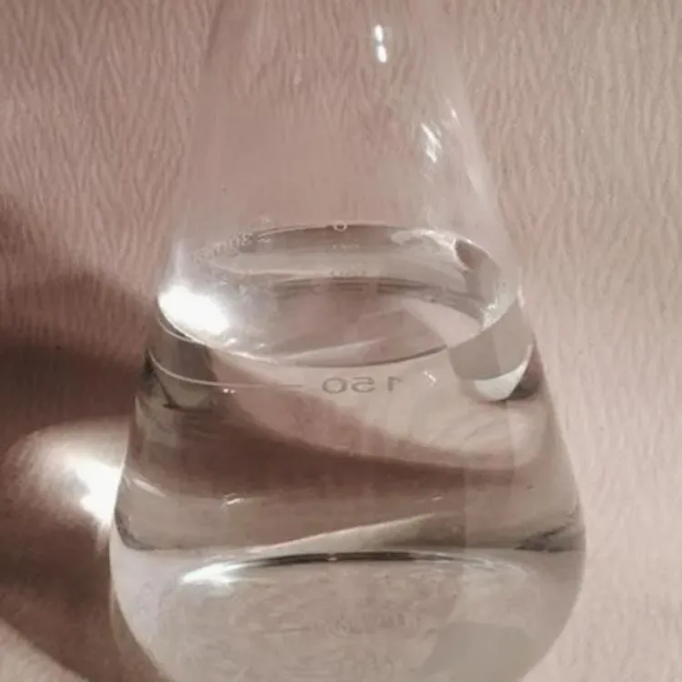 Ipari minőségű oldószer folyékony CAS 110-82-7 ciklohexán 99,9% gumihoz